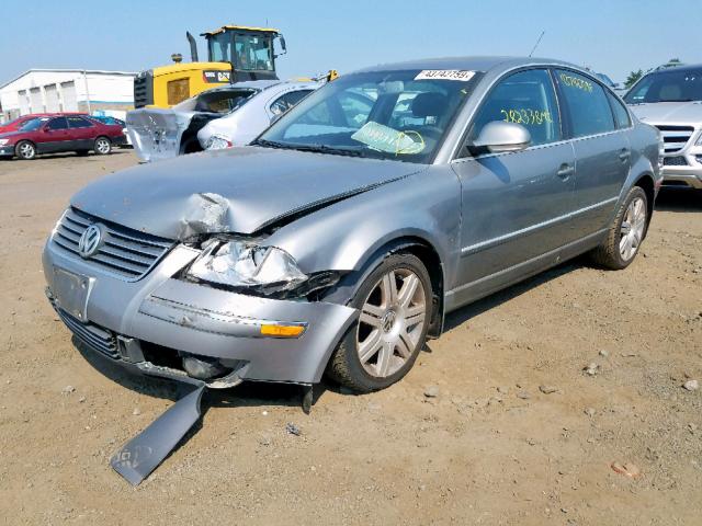 WVWTU63B35E019136 - 2005 VOLKSWAGEN PASSAT GLX GRAY photo 2