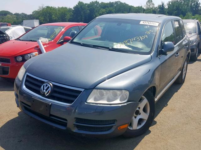 WVGZG77L26D041772 - 2006 VOLKSWAGEN TOUAREG 3. GRAY photo 2