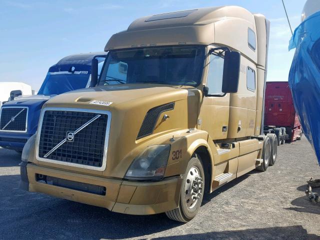 4V4NC9EH5CN536373 - 2012 VOLVO VN VNL GOLD photo 2