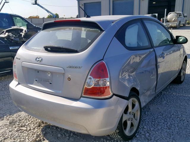 KMHCN36C27U045196 - 2007 HYUNDAI ACCENT SE SILVER photo 4