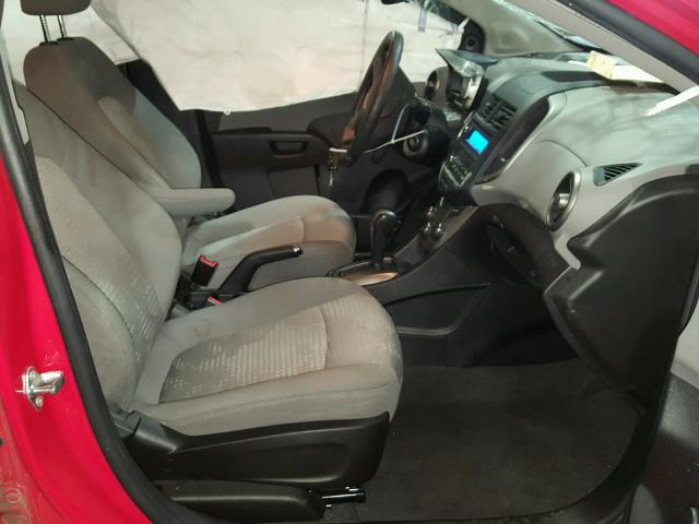 1G1JA5SG1F4216183 - 2015 CHEVROLET SONIC LS RED photo 5