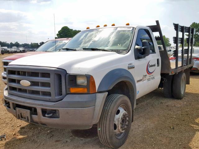 1FDAF56PX6ED88379 - 2006 FORD F550 SUPER WHITE photo 2