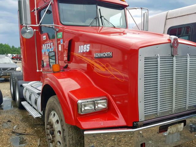 1XKDDU9X67J203528 - 2007 KENWORTH CONSTRUCTI RED photo 1