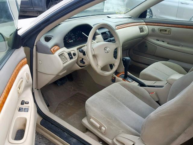 2T1CE22PX2C013867 - 2002 TOYOTA CAMRY SOLA GOLD photo 9