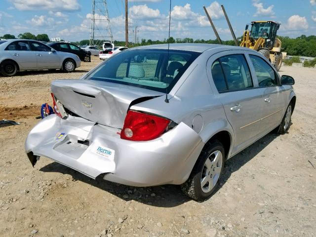 1G1AK52F157556841 - 2005 CHEVROLET COBALT SILVER photo 4