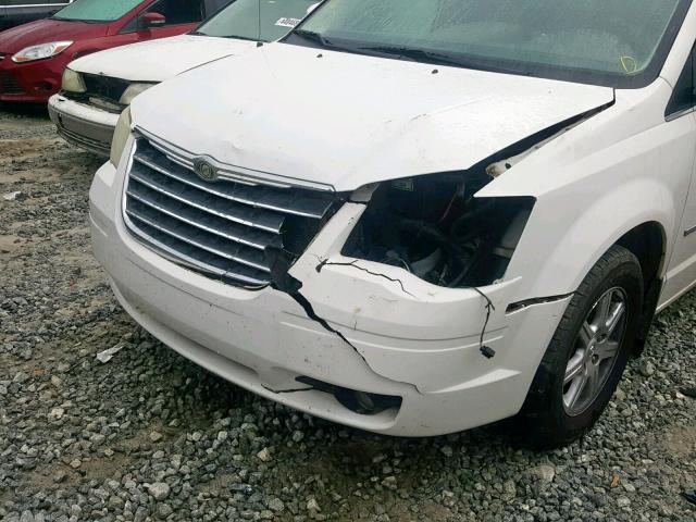 2A4RR5D1XAR232183 - 2010 CHRYSLER TOWN & COU WHITE photo 9