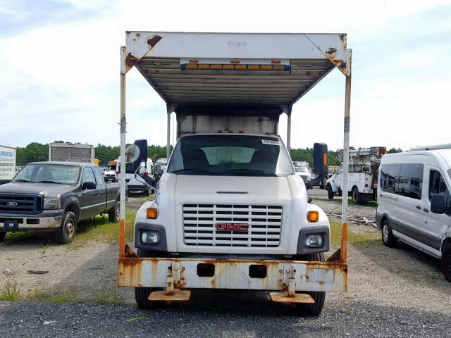 1GDP7E1356F428325 - 2006 GMC C7500 C7E0 WHITE photo 9