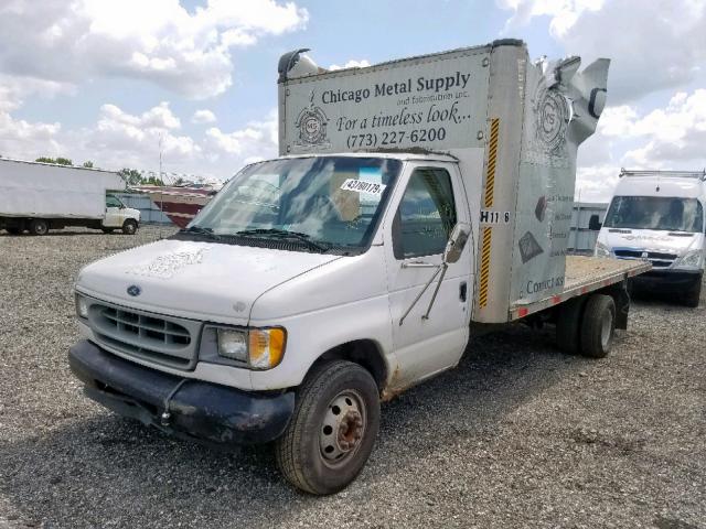 1FDXE45F52HA10317 - 2002 FORD E450 WHITE photo 2