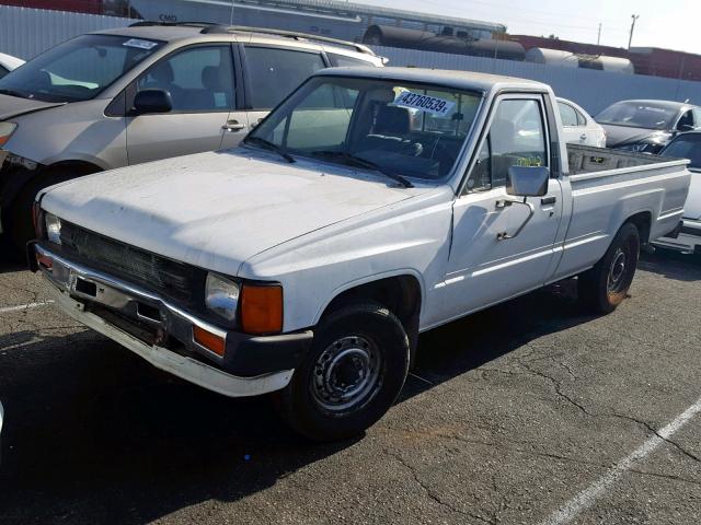 JT4RN55D5F0149997 - 1985 TOYOTA PICKUP 1/2 WHITE photo 2