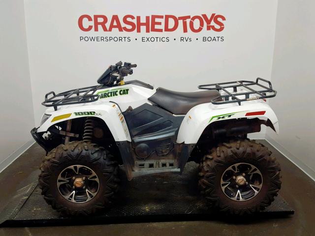 4UF17ATV7HT205573 - 2017 ARCTIC CAT XT WHITE photo 3