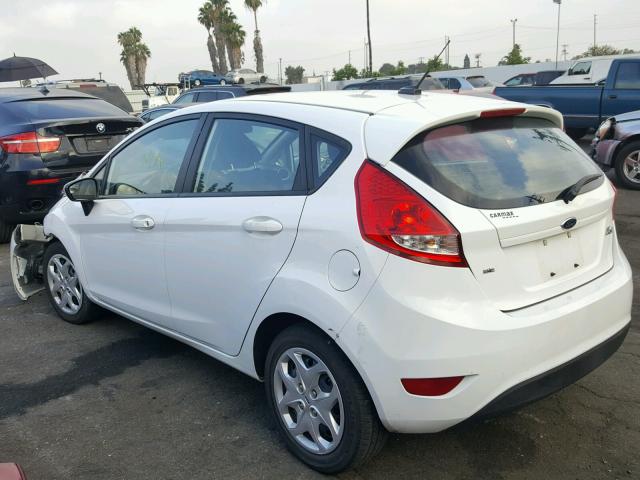 3FADP4EJ5DM137255 - 2013 FORD FIESTA SE WHITE photo 3