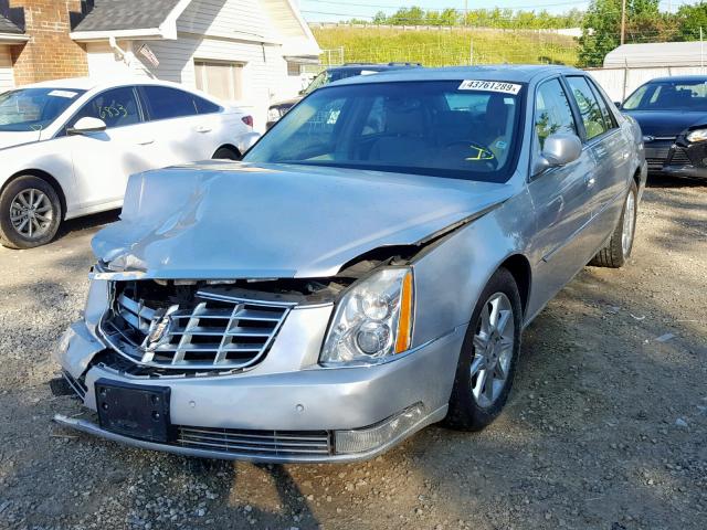 1G6KD5E62BU100218 - 2011 CADILLAC DTS LUXURY SILVER photo 2