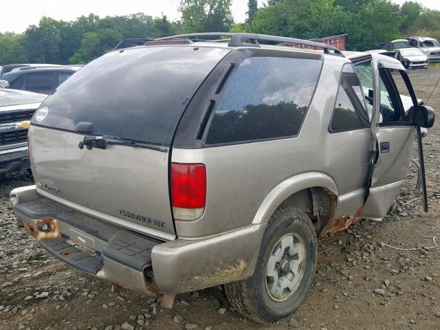 1GNCT18W12K150815 - 2002 CHEVROLET BLAZER GRAY photo 4