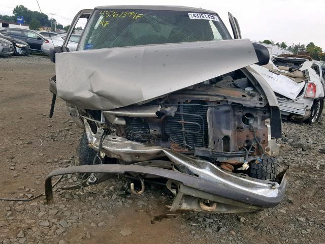 1GNCT18W12K150815 - 2002 CHEVROLET BLAZER GRAY photo 9