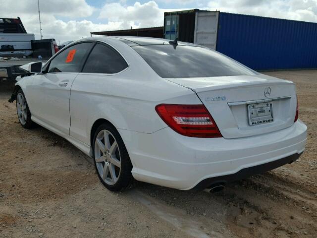 WDDGJ4HB4DG081774 - 2013 MERCEDES-BENZ C 250 WHITE photo 3