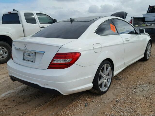 WDDGJ4HB4DG081774 - 2013 MERCEDES-BENZ C 250 WHITE photo 4