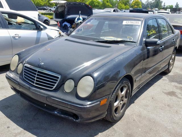 WDBJF65J71B394477 - 2001 MERCEDES-BENZ E 320 BLACK photo 2