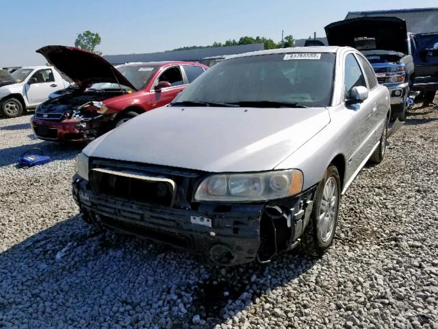 YV1RS612152446801 - 2005 VOLVO S60 SILVER photo 2