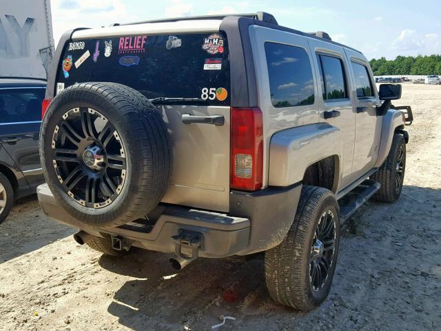 5GTDN136468102008 - 2006 HUMMER H3 SILVER photo 4