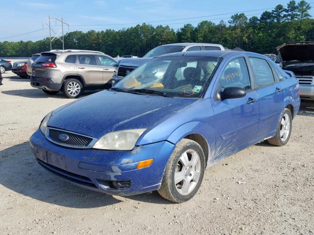 1FAHP34N45W121615 - 2005 FORD FOCUS ZX4 BLUE photo 2