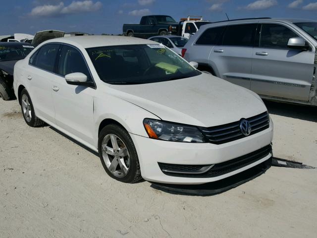 1VWBS7A36EC062087 - 2014 VOLKSWAGEN PASSAT SE WHITE photo 1