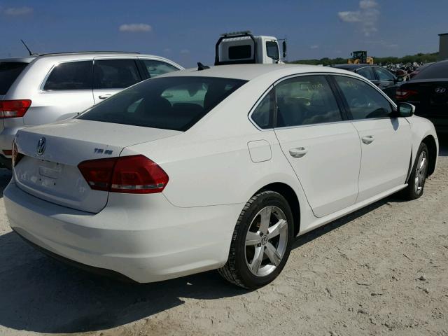 1VWBS7A36EC062087 - 2014 VOLKSWAGEN PASSAT SE WHITE photo 4