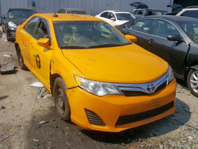 4T1BD1FK4DU077959 - 2013 TOYOTA CAMRY HYBR YELLOW photo 1