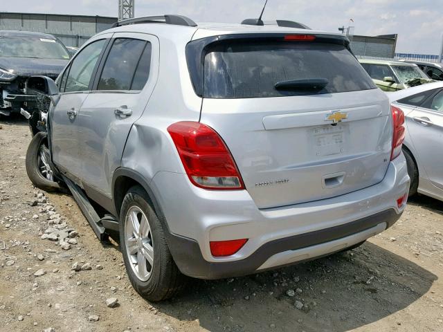 KL7CJPSB2JB710926 - 2018 CHEVROLET TRAX 1LT SILVER photo 3