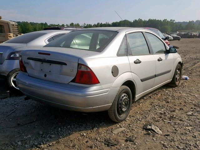 1FAFP33P2YW410975 - 2000 FORD FOCUS LX SILVER photo 4