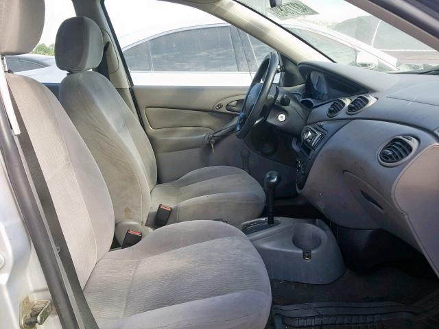 1FAFP33P2YW410975 - 2000 FORD FOCUS LX SILVER photo 5