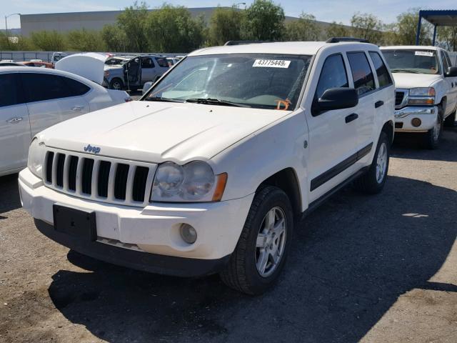 1J4HR48N75C578192 - 2005 JEEP GRAND CHER WHITE photo 2