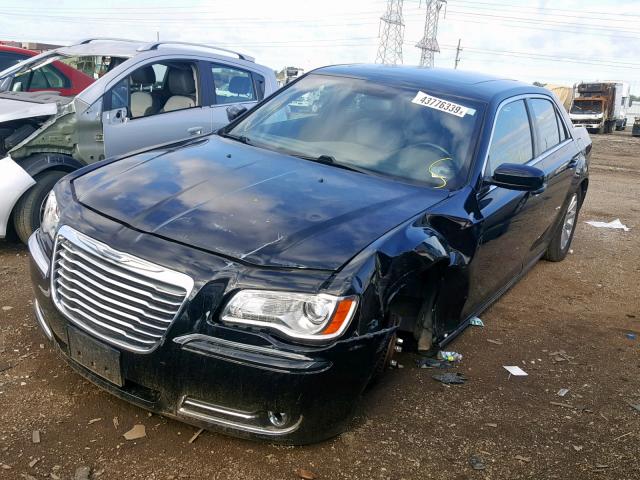 2C3CCAAG5DH595357 - 2013 CHRYSLER 300 BLACK photo 2