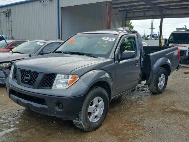 1N6AD07U86C423639 - 2006 NISSAN FRONTIER C CHARCOAL photo 2