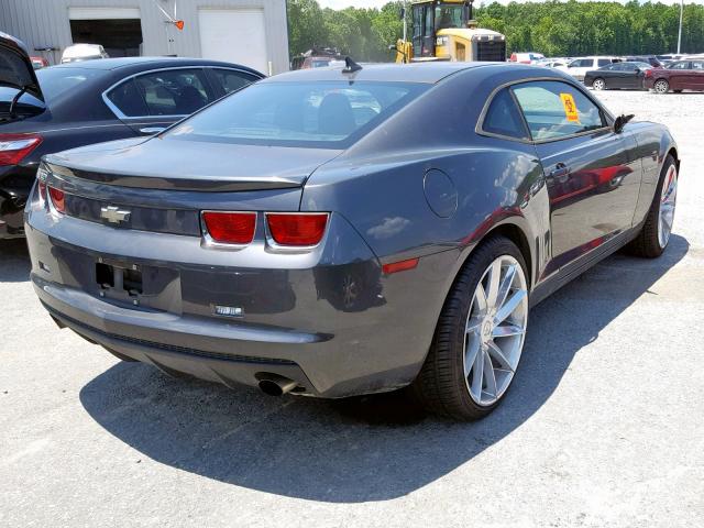 2G1FE1EV0A9186774 - 2010 CHEVROLET CAMARO LS GRAY photo 4