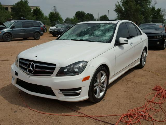 WDDGF4HB0EA963353 - 2014 MERCEDES-BENZ C 250 WHITE photo 2