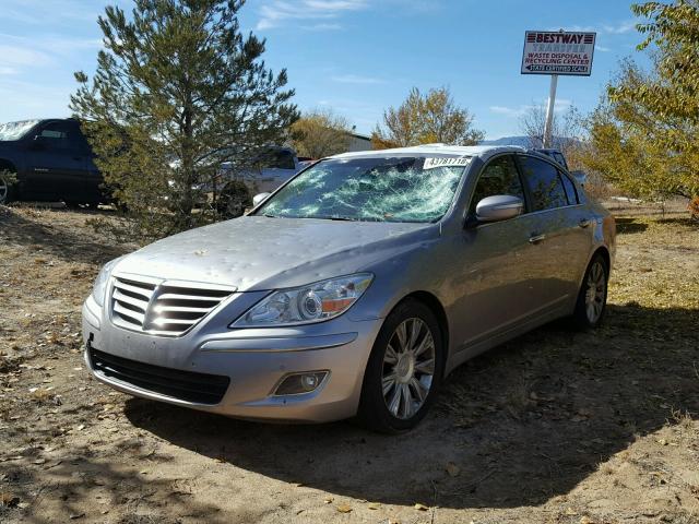 KMHGC46E79U023826 - 2009 HYUNDAI GENESIS 3. GRAY photo 2