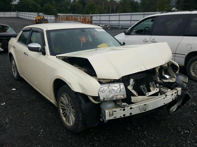 2C3CA4CD9AH105637 - 2010 CHRYSLER 300 TOURIN WHITE photo 1