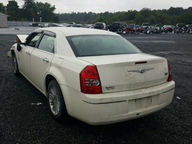 2C3CA4CD9AH105637 - 2010 CHRYSLER 300 TOURIN WHITE photo 3