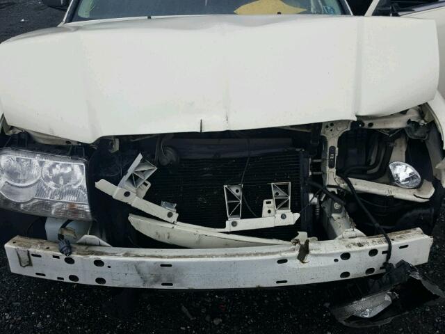 2C3CA4CD9AH105637 - 2010 CHRYSLER 300 TOURIN WHITE photo 7