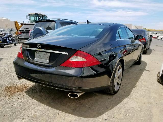 WDDDJ72X08A136867 - 2008 MERCEDES-BENZ CLS 550 BLACK photo 4