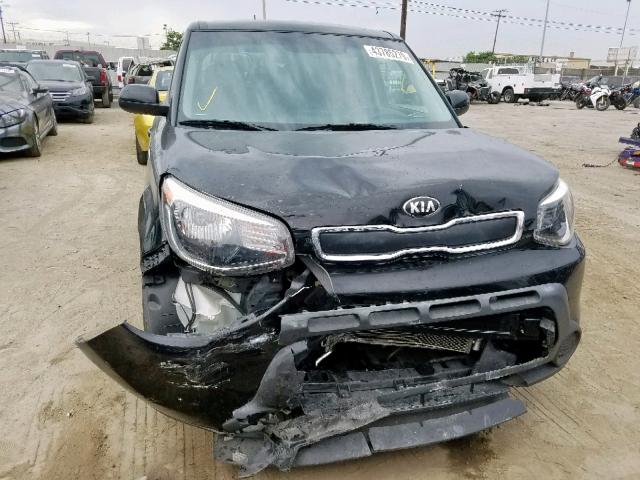 KNDJN2A26F7806958 - 2015 KIA SOUL BLACK photo 9