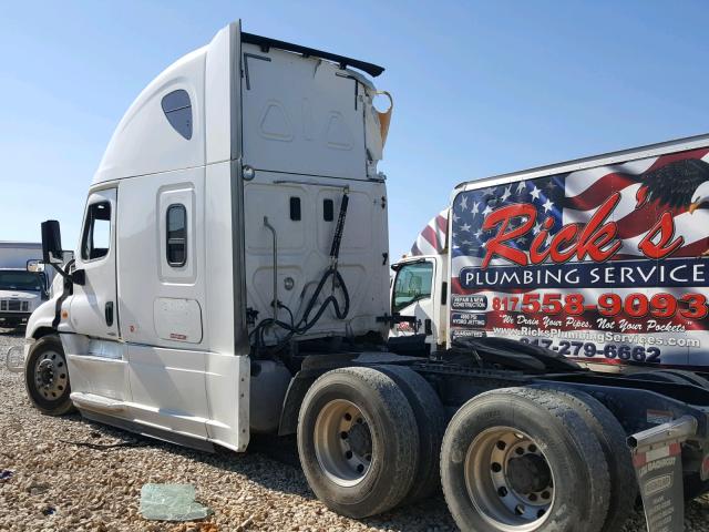 3AKJGLD5XGSHB8456 - 2016 FREIGHTLINER CASCADIA 1 WHITE photo 3