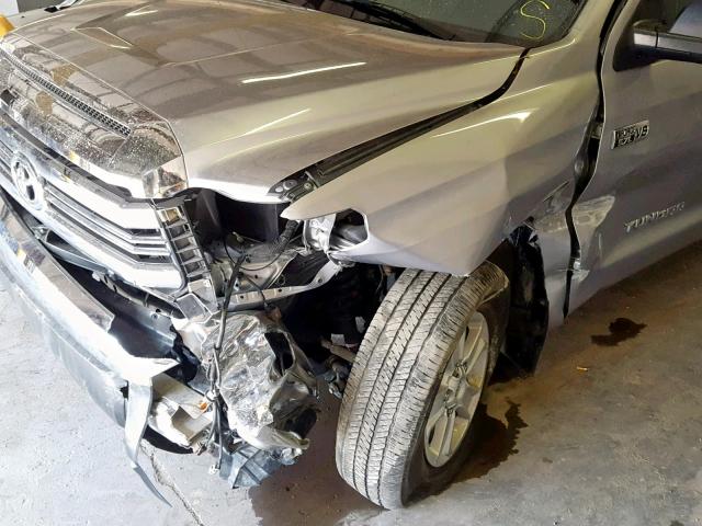 5TFDW5F11HX643053 - 2017 TOYOTA TUNDRA CRE SILVER photo 9