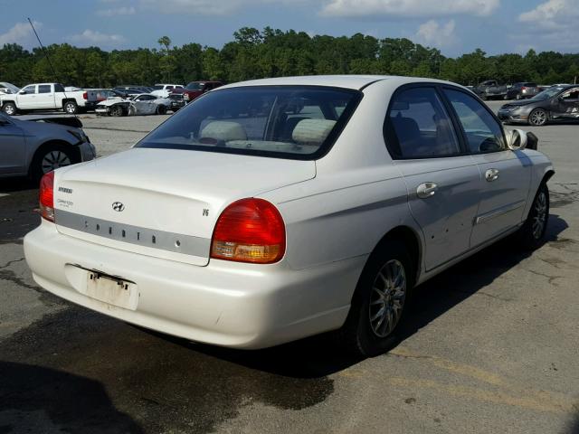 KMHWF25V8YA184744 - 2000 HYUNDAI SONATA BAS WHITE photo 4