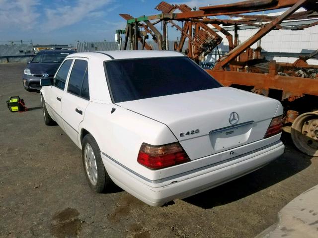 WDBEA34E9RC084498 - 1994 MERCEDES-BENZ E 420 WHITE photo 3