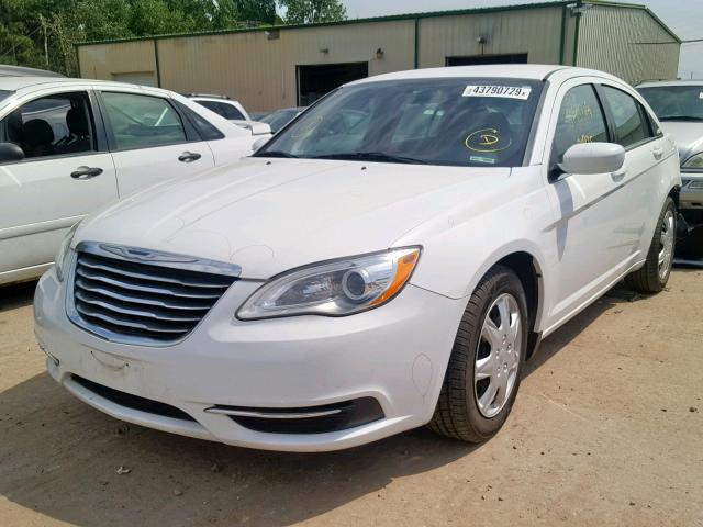 1C3CCBAB9EN213222 - 2014 CHRYSLER 200 LX WHITE photo 2