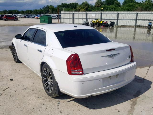 2C3CA9CT7AH255895 - 2010 CHRYSLER 300 S WHITE photo 3