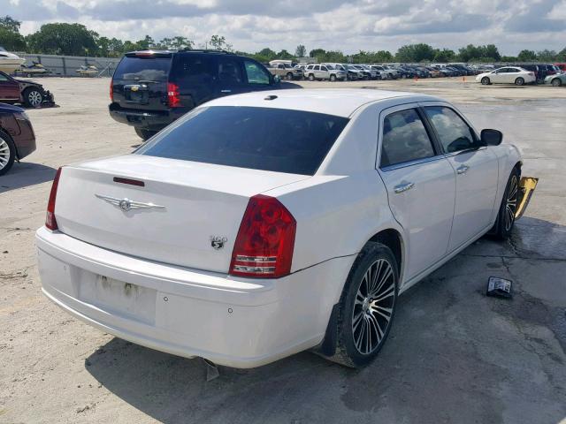 2C3CA9CT7AH255895 - 2010 CHRYSLER 300 S WHITE photo 4