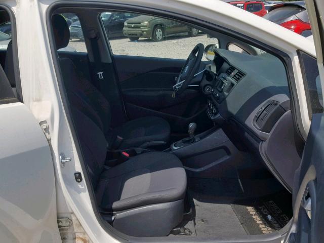 KNADM5A34C6093776 - 2012 KIA RIO LX WHITE photo 5