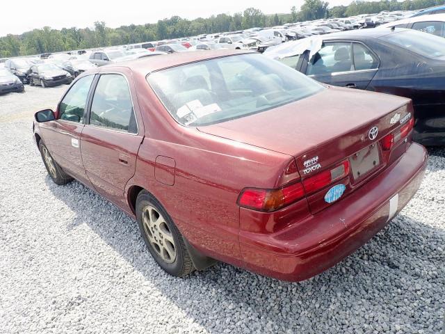 4T1BF28K3XU082295 - 1999 TOYOTA CAMRY LE RED photo 3